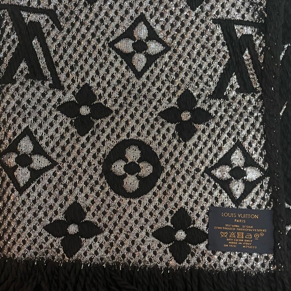 Louis Vuitton scarf - Picture 4 of 11